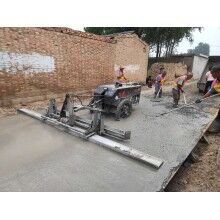 二手激光整平機(jī)轉(zhuǎn)讓出售 手扶混凝土整平機(jī)成色好價(jià)格低